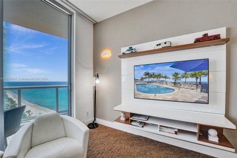 Condo in Sunny Isles Beach, Florida, 1 bedroom  № 1402881 - photo 30