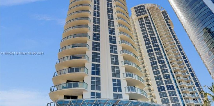 Condo in Sunny Isles Beach, Florida, 1 bedroom  № 1402881