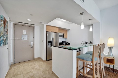 Condo in Sunny Isles Beach, Florida, 1 bedroom  № 1402881 - photo 16