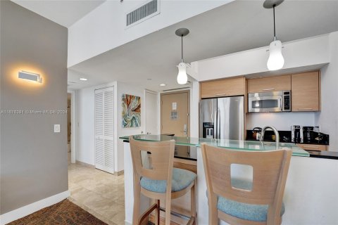 Condo in Sunny Isles Beach, Florida, 1 bedroom  № 1402881 - photo 20