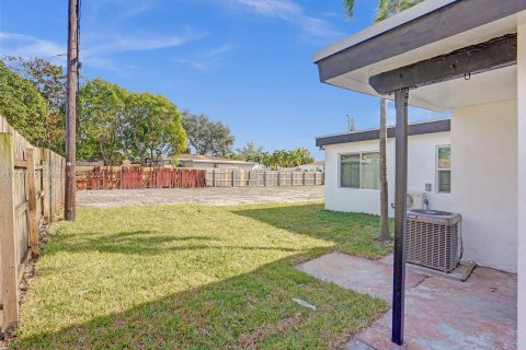 Casa en venta en Miramar, Florida, 4 dormitorios, 131.46 m2 № 1402842 - foto 25