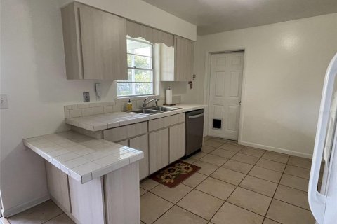 House in Kissimmee, Florida 2 bedrooms, 104.24 sq.m. № 1378157 - photo 7