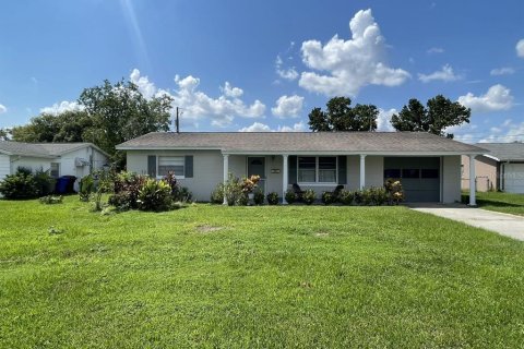 Villa ou maison à louer à Kissimmee, Floride: 2 chambres, 104.24 m2 № 1378157 - photo 1