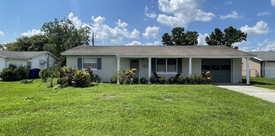 House in Kissimmee, Florida 2 bedrooms, 104.24 sq.m. № 1378157