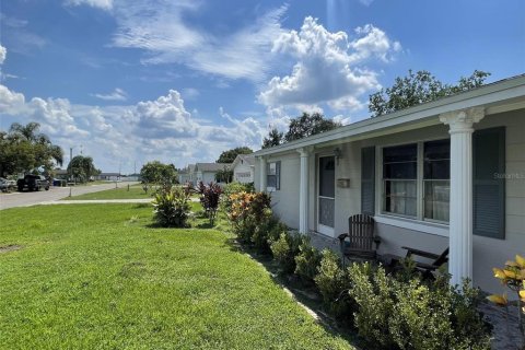 Villa ou maison à louer à Kissimmee, Floride: 2 chambres, 104.24 m2 № 1378157 - photo 3