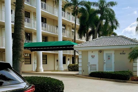 Condo in Boca Raton, Florida, 2 bedrooms  № 1099913 - photo 1