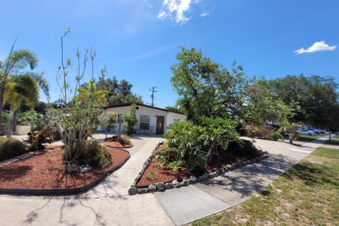 House in Jupiter, Florida 3 bedrooms, 117.06 sq.m. № 1187323 - photo 1