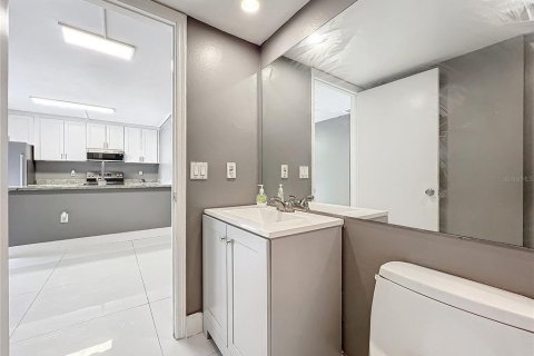 Copropriété à vendre à Orlando, Floride: 2 chambres, 119.38 m2 № 1279745 - photo 10