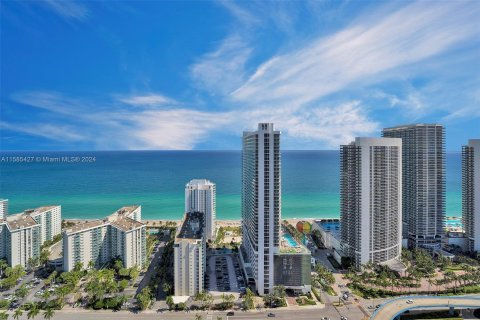 Copropriété à vendre à Hollywood, Floride: 2 chambres, 97.92 m2 № 1171785 - photo 3