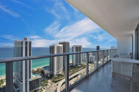 Condominio en venta en Hollywood, Florida, 2 dormitorios, 97.92 m2 № 1171785 - foto 2