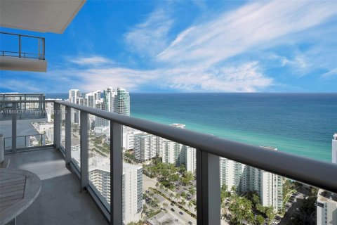 Condominio en venta en Hollywood, Florida, 2 dormitorios, 97.92 m2 № 1171785 - foto 1