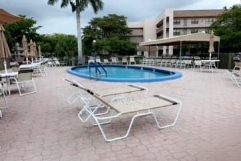 Condominio en venta en Sunrise, Florida, 1 dormitorio, 59.46 m2 № 840093 - foto 1