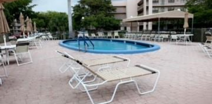 Condominio en Sunrise, Florida, 1 dormitorio  № 840093