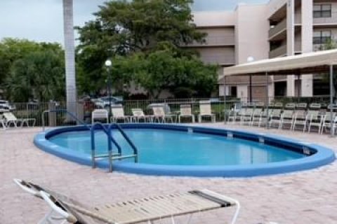 Condominio en venta en Sunrise, Florida, 1 dormitorio, 59.46 m2 № 840093 - foto 2