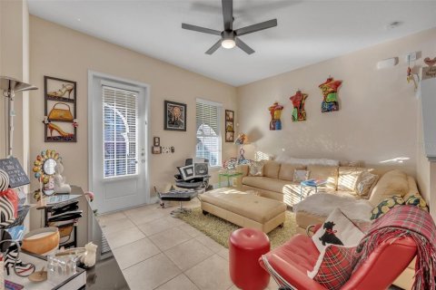 Touwnhouse à vendre à Lake Mary, Floride: 4 chambres, 187.11 m2 № 933145 - photo 12