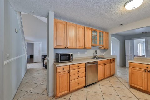 Casa en venta en New Port Richey, Florida, 5 dormitorios, 228.91 m2 № 1256046 - foto 13