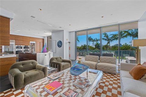 Condo in Miami Beach, Florida, 3 bedrooms  № 912243 - photo 12