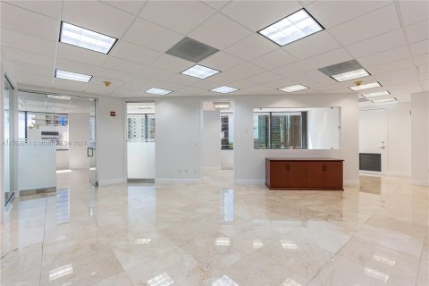 Commercial property in Miami, Florida № 1380400 - photo 19