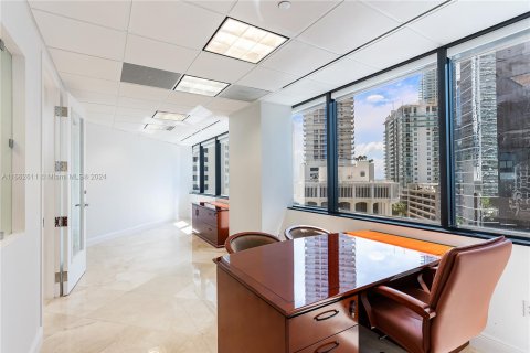 Commercial property in Miami, Florida № 1380400 - photo 15