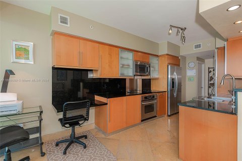 Condo in Miami Beach, Florida, 2 bedrooms  № 1380311 - photo 22