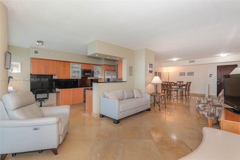 Condo in Miami Beach, Florida, 2 bedrooms  № 1380311 - photo 6