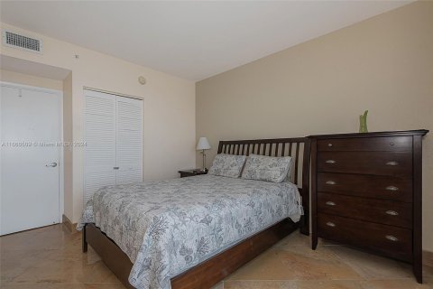 Condo in Miami Beach, Florida, 2 bedrooms  № 1380311 - photo 28