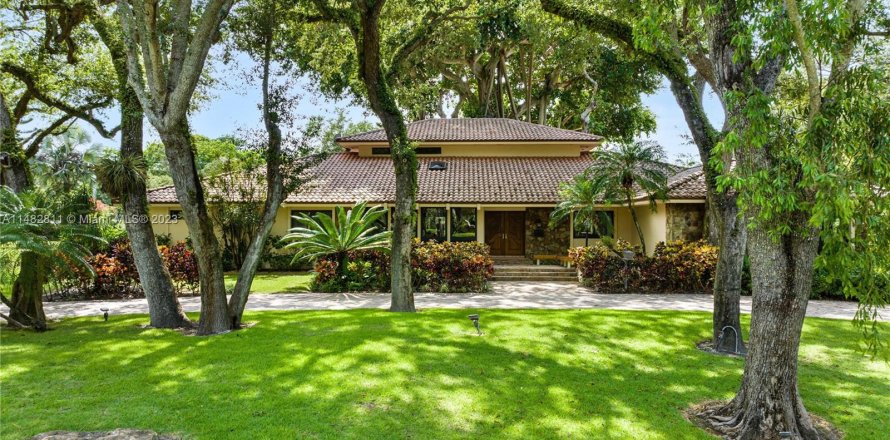 Villa ou maison à Coral Gables, Floride 7 chambres, 591.88 m2 № 825373