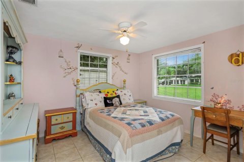 House in Tampa, Florida 5 bedrooms, 241.36 sq.m. № 1406572 - photo 30