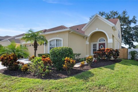 Villa ou maison à vendre à Oviedo, Floride: 4 chambres, 205.22 m2 № 1340000 - photo 1