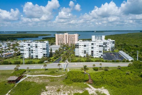 Copropriété à vendre à Hutchinson Island South, Floride: 2 chambres, 100.15 m2 № 996220 - photo 12