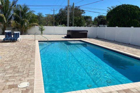 Casa en venta en Dania Beach, Florida, 3 dormitorios, 206.8 m2 № 976238 - foto 5
