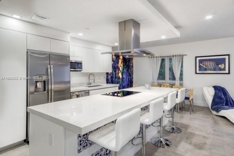 Adosado en venta en Miami, Florida, 3 dormitorios, 168.52 m2 № 1410457 - foto 4