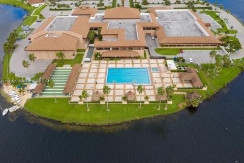 Condominio en alquiler en Pembroke Pines, Florida, 1 dormitorio, 55.93 m2 № 1344991 - foto 10