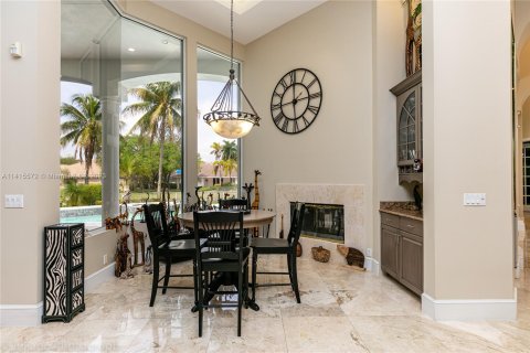 Casa en venta en Coral Springs, Florida, 6 dormitorios, 594.76 m2 № 602694 - foto 16