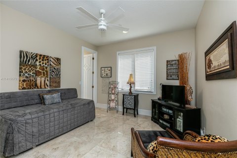House in Coral Springs, Florida 6 bedrooms, 594.76 sq.m. № 602694 - photo 29