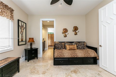 House in Coral Springs, Florida 6 bedrooms, 594.76 sq.m. № 602694 - photo 23