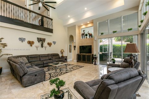 House in Coral Springs, Florida 6 bedrooms, 594.76 sq.m. № 602694 - photo 17