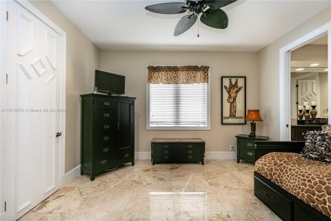 Casa en venta en Coral Springs, Florida, 6 dormitorios, 594.76 m2 № 602694 - foto 25