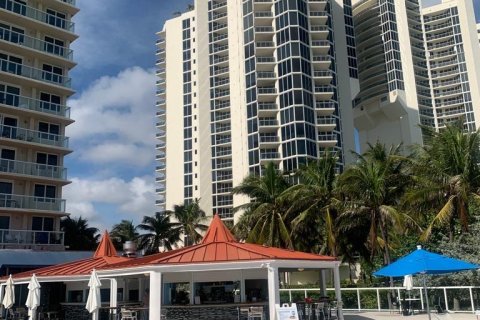 Hotel en venta en Sunny Isles Beach, Florida, 1 dormitorio, 33.44 m2 № 583489 - foto 12