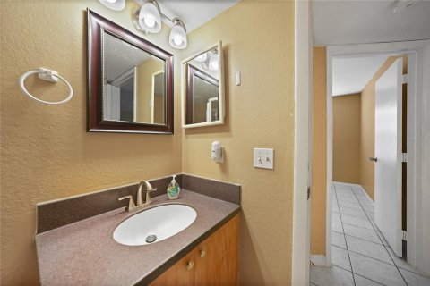 Condo in Punta Gorda, Florida, 2 bedrooms  № 1286714 - photo 13