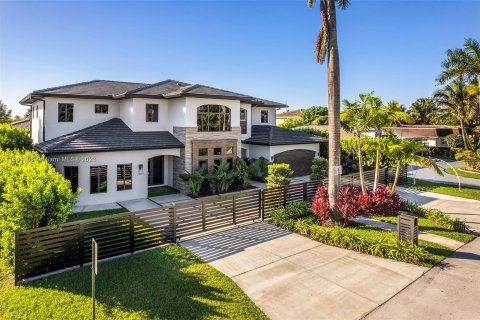 Villa ou maison à vendre à Miami Gardens, Floride: 5 chambres № 912206 - photo 2