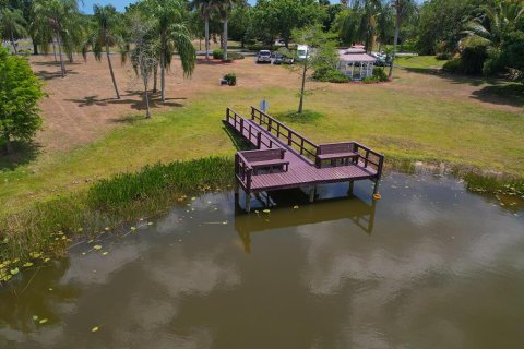 Villa ou maison à vendre à Palm City, Floride: 4 chambres, 345.41 m2 № 1146286 - photo 1