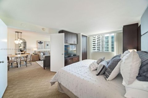 Condominio en venta en Fort Lauderdale, Florida, 1 dormitorio, 50.91 m2 № 1310097 - foto 11