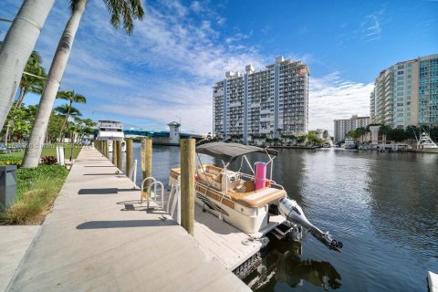 Condominio en venta en Fort Lauderdale, Florida, 1 dormitorio, 50.91 m2 № 1310097 - foto 30