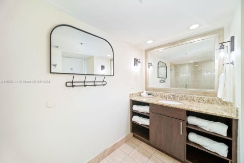 Condominio en venta en Fort Lauderdale, Florida, 1 dormitorio, 50.91 m2 № 1310097 - foto 17