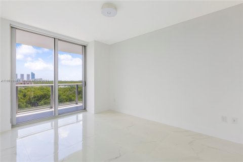 Condo in North Miami Beach, Florida, 1 bedroom  № 1394361 - photo 7