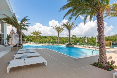 Condo in North Miami Beach, Florida, 1 bedroom  № 1394361 - photo 15