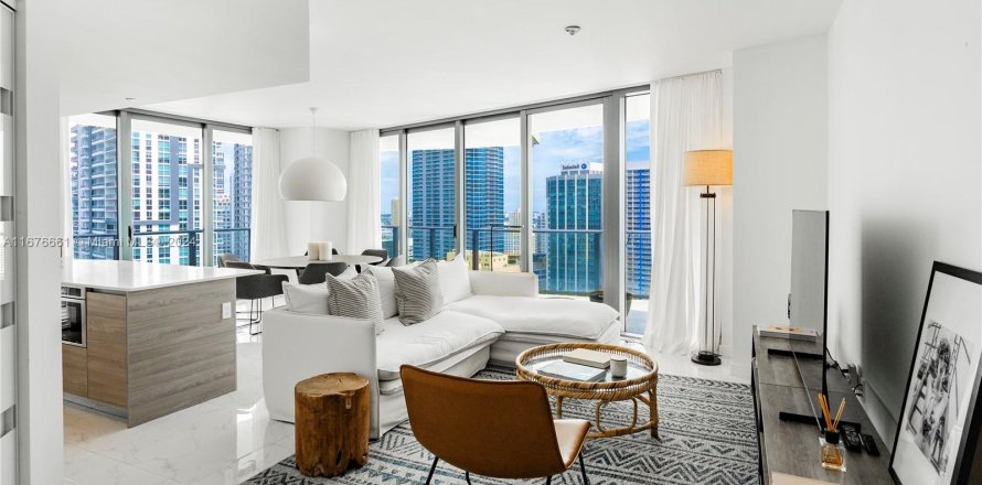 Condominio en Miami, Florida, 2 dormitorios  № 1404316