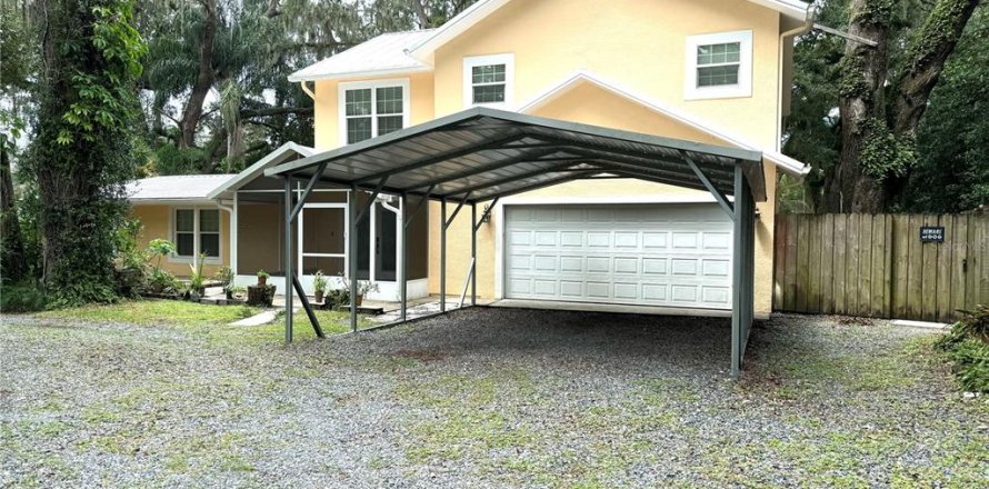 House in Lutz, Florida 4 bedrooms, 228.54 sq.m. № 1358343