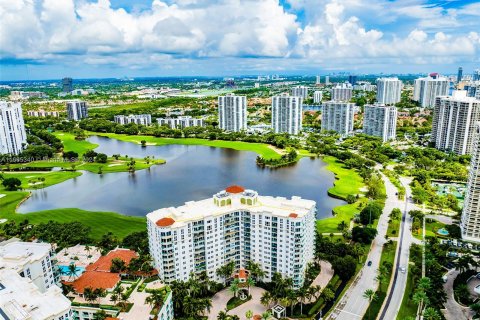 Condo in Aventura, Florida, 3 bedrooms  № 1378863 - photo 27